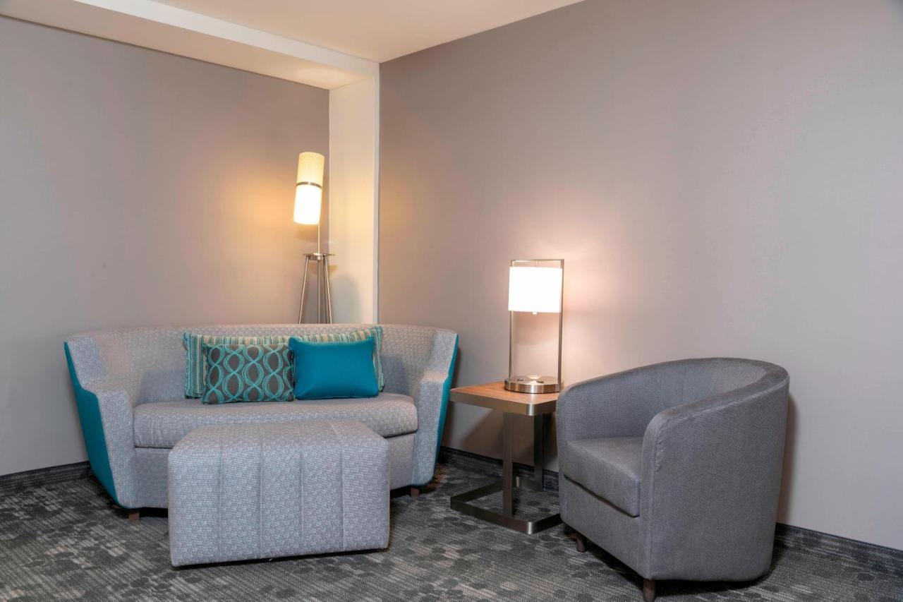 Courtyard By Marriott Cleveland Elyria Hotel Buitenkant foto