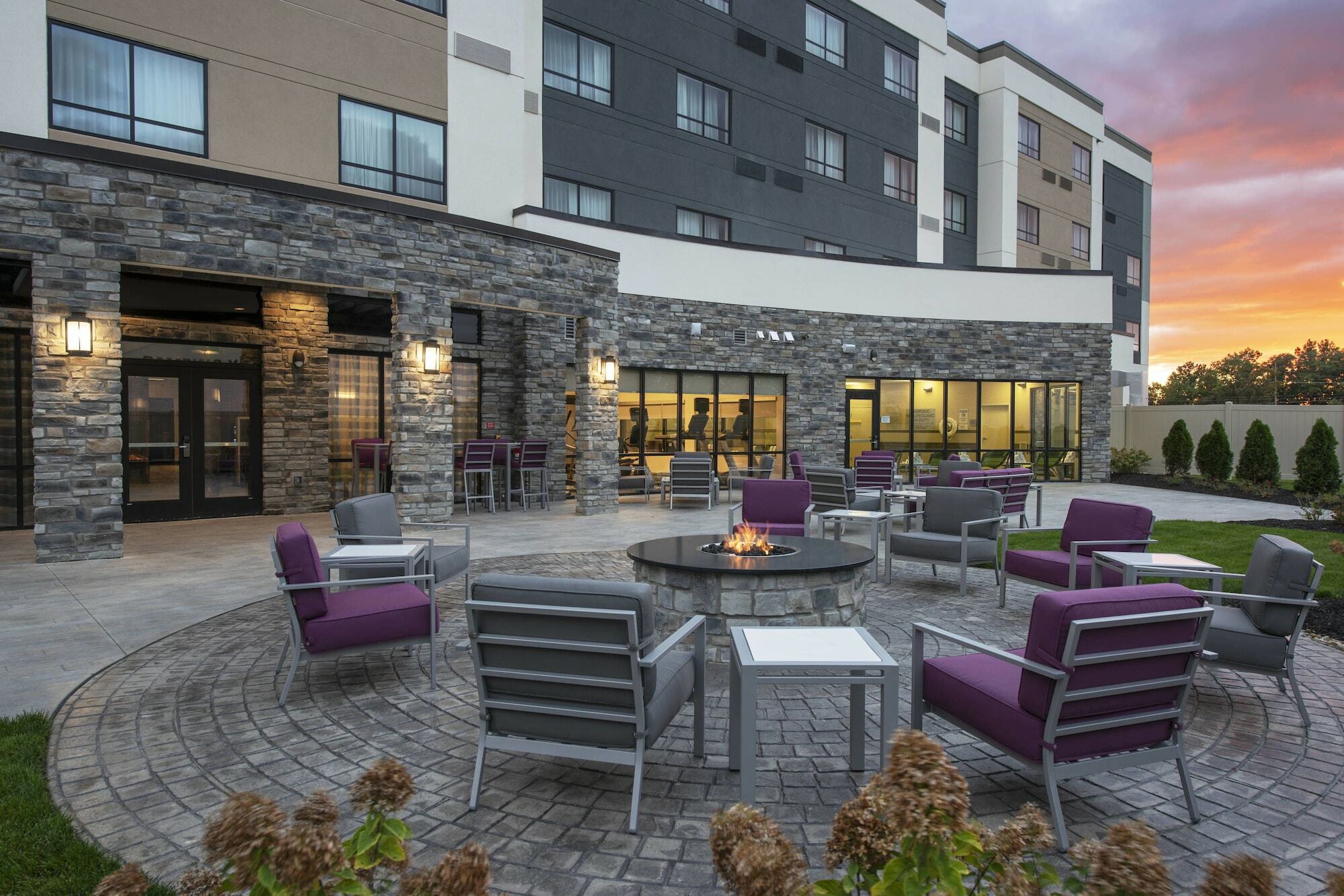 Courtyard By Marriott Cleveland Elyria Hotel Buitenkant foto